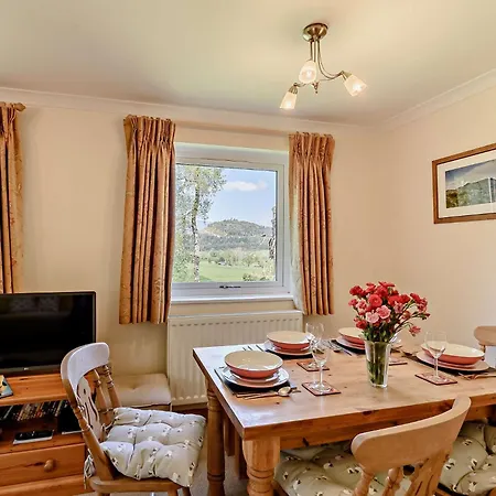Hotel 3 Bed In Newlands Valley Sz508