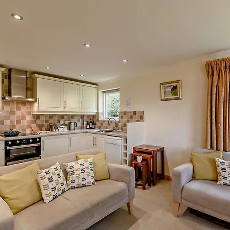 3 Bed In Newlands Valley Sz508 Hotel 3*